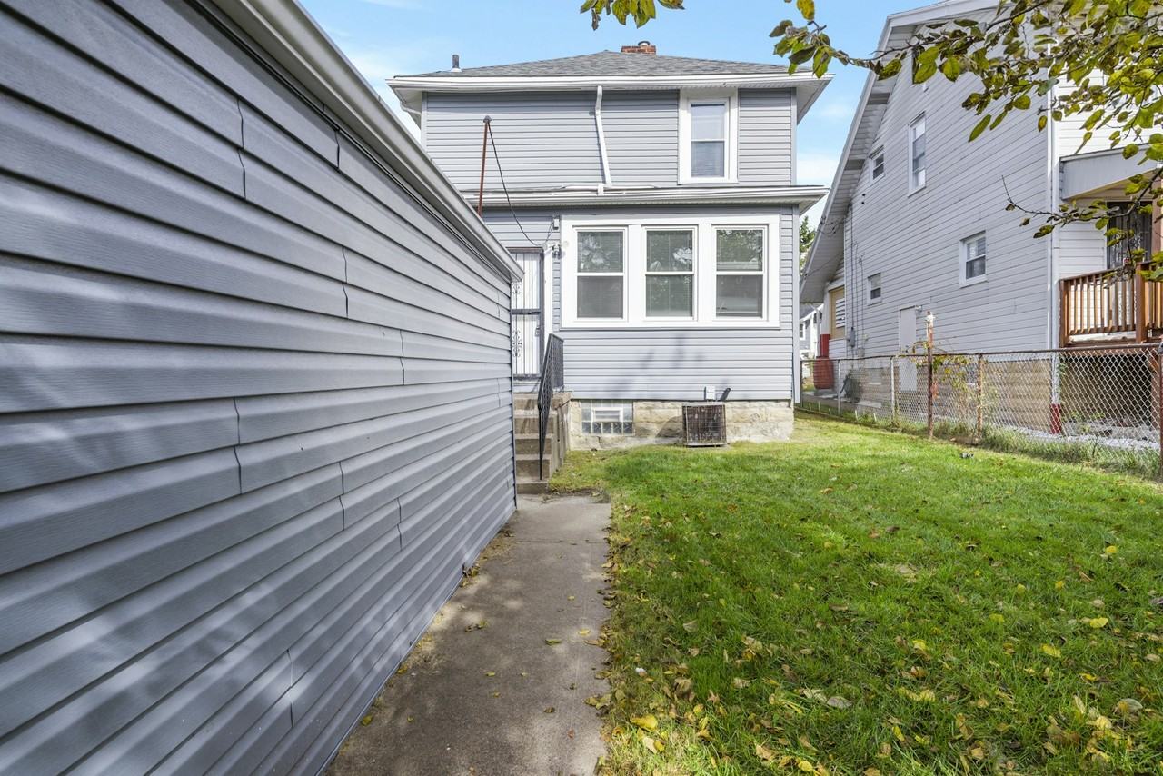5214 Columbo Street - Photo 6 of 45