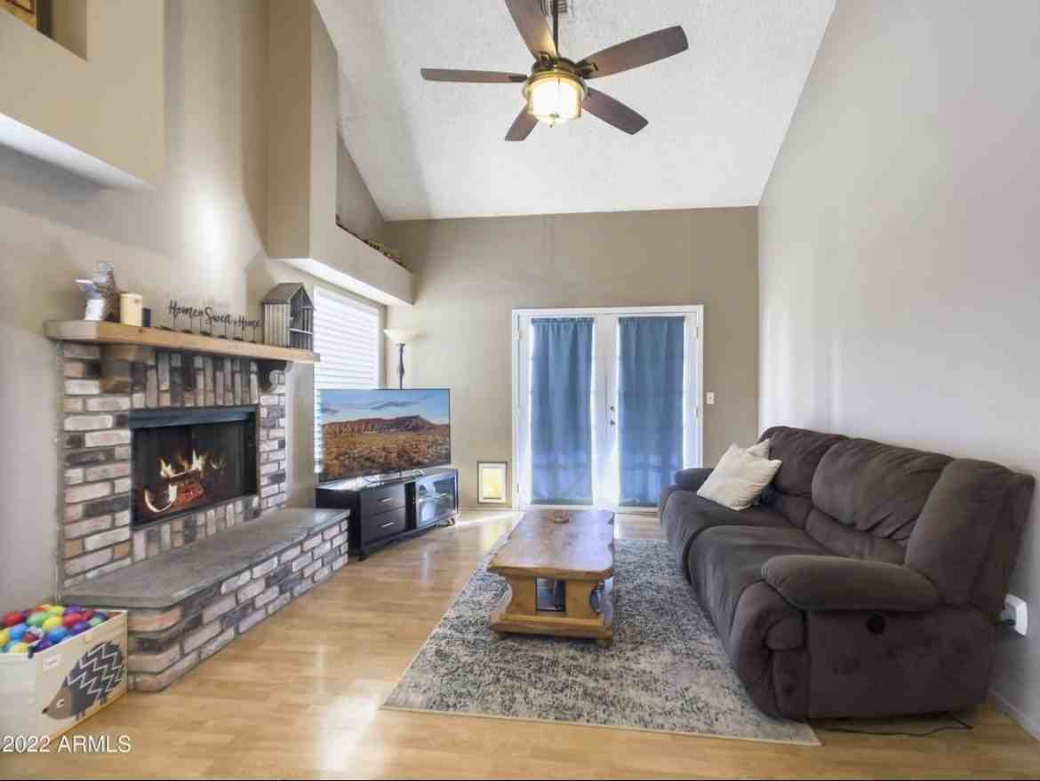 1915 South 39th Street, Unit 30 - Photo 4 of 27