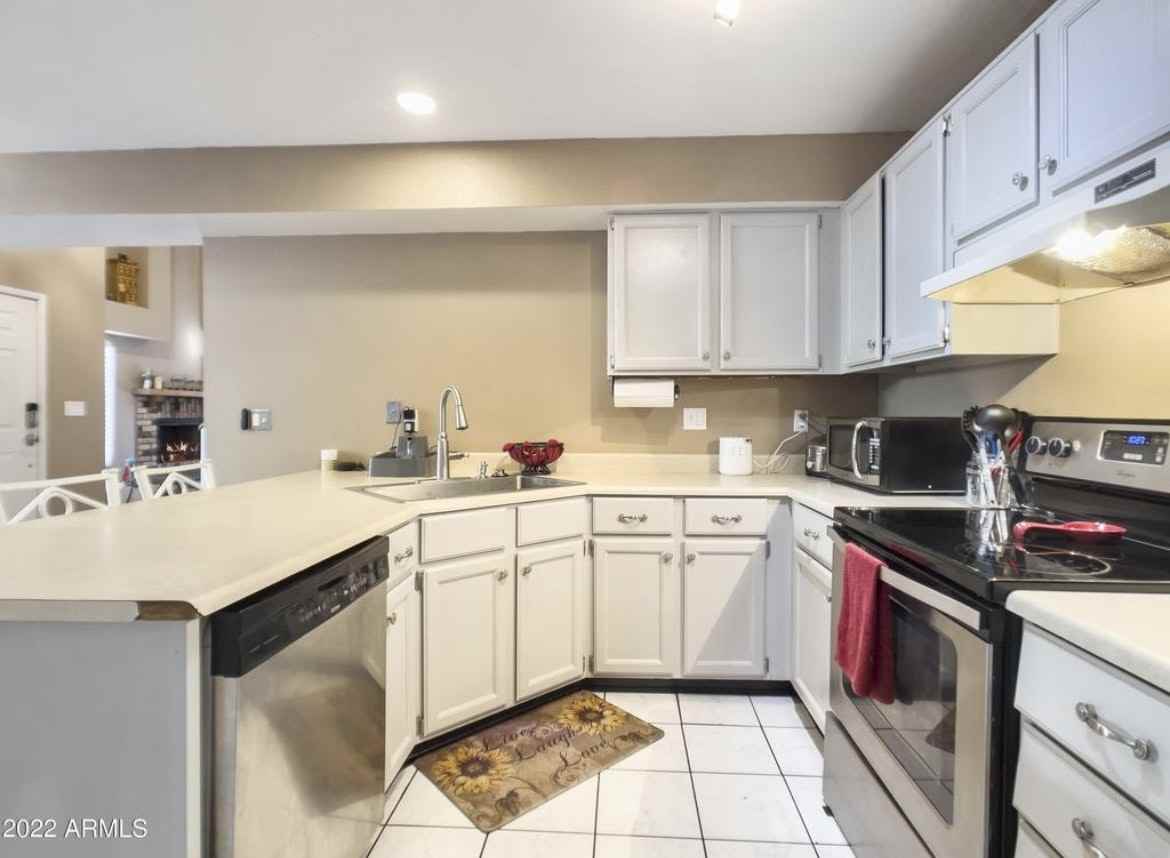 1915 South 39th Street, Unit 30 - Photo 7 of 27