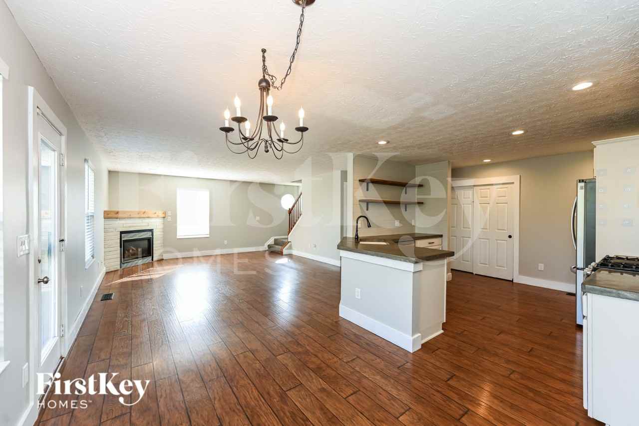 671 Mccormick Ln - Photo 5 of 19