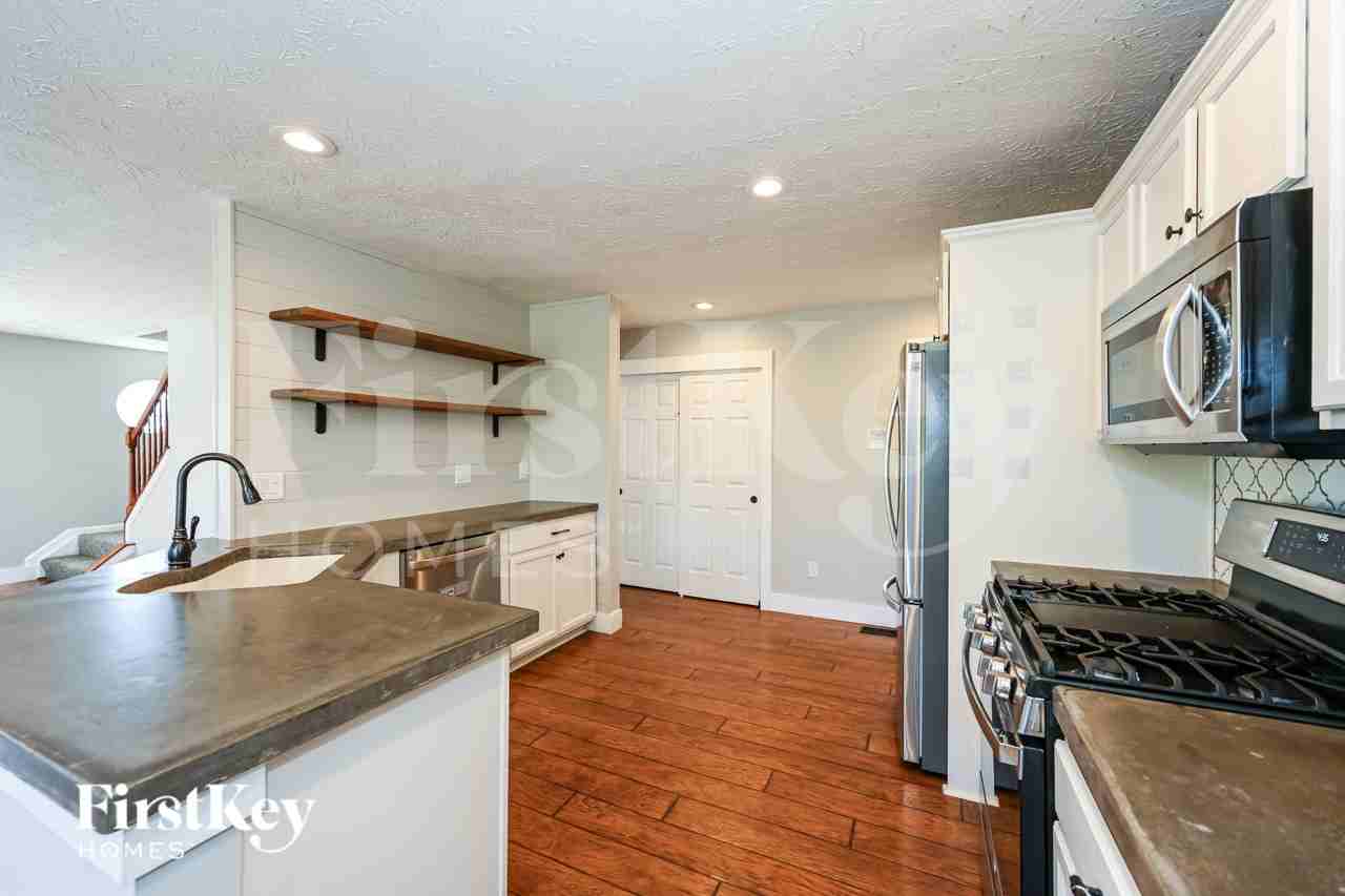 671 Mccormick Ln - Photo 7 of 19
