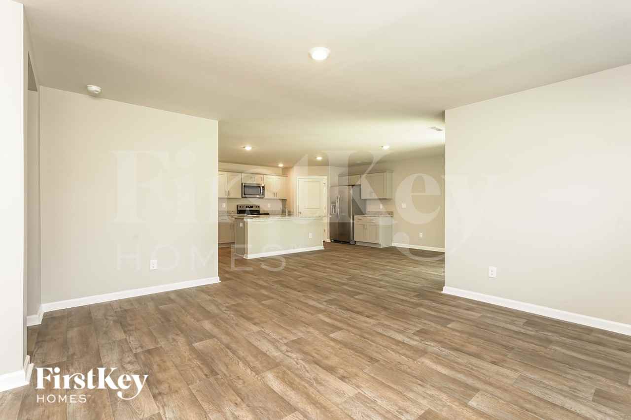 261 Lantanna Ave - Photo 6 of 19