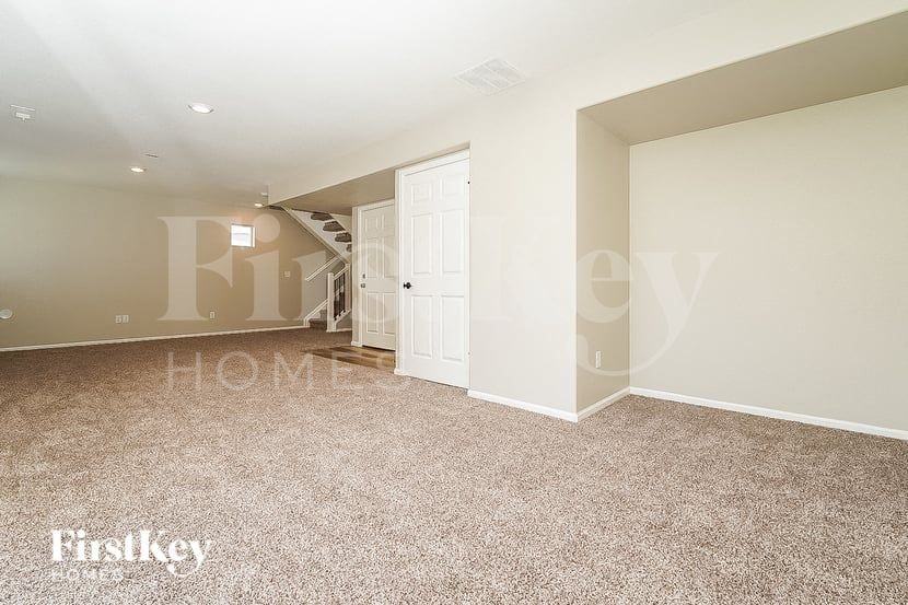 21847 E 44th Pl - Photo 4 of 15