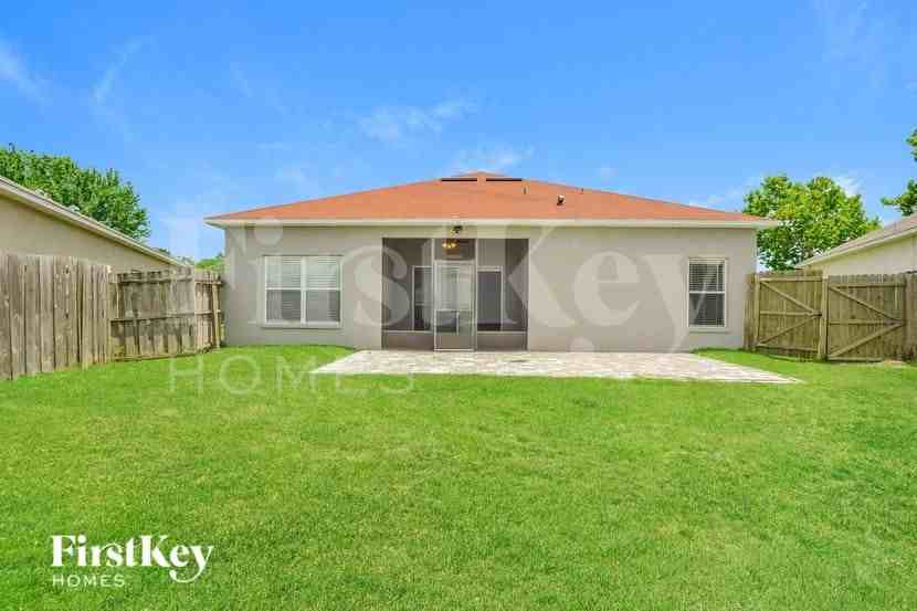 4810 Waterside Pointe Cir - Photo 2 of 4