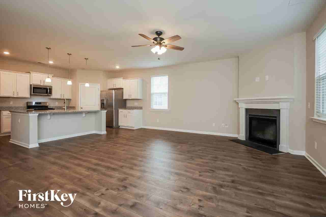 223 Rhodes Ct - Photo 5 of 15