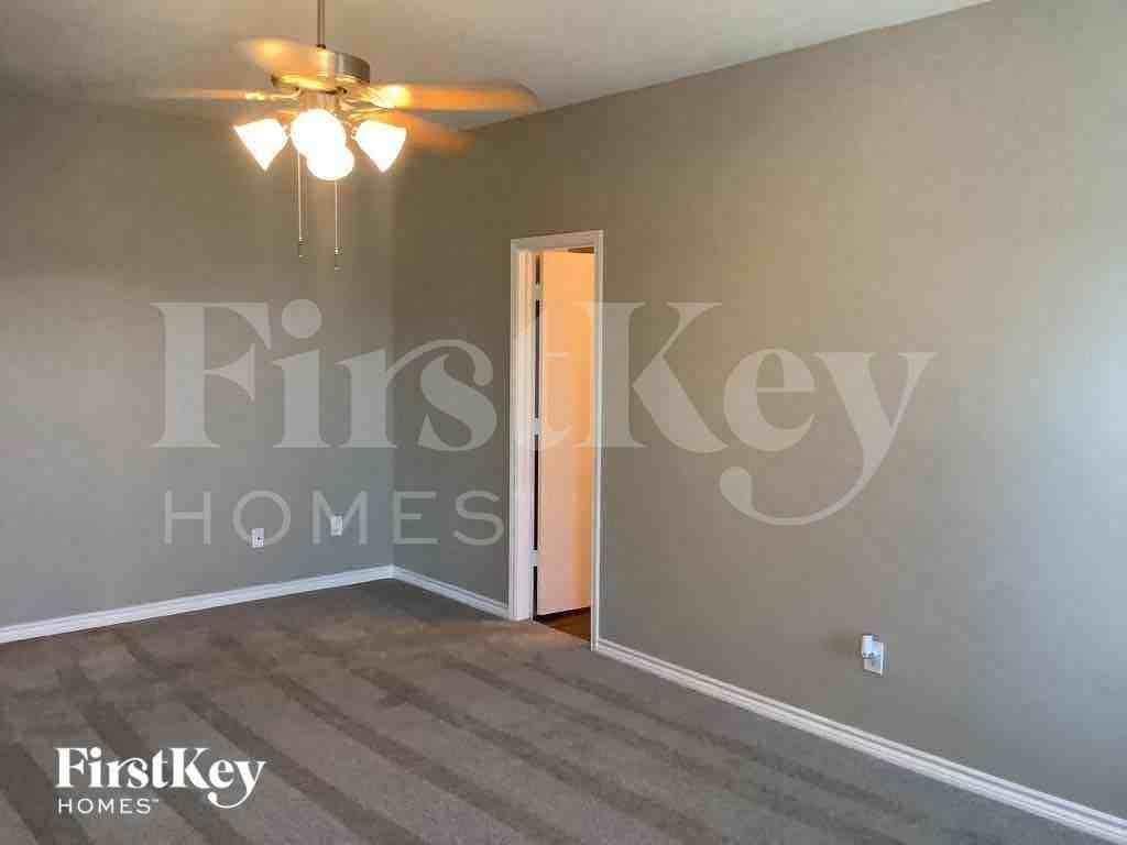 12721 Carpenter Ln