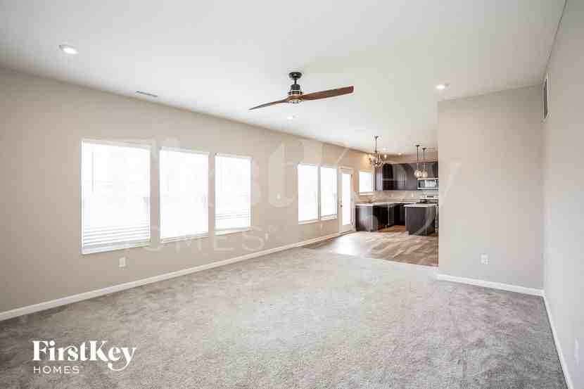 671 Springdale Ln - Photo 4 of 15