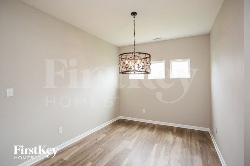671 Springdale Ln - Photo 5 of 15