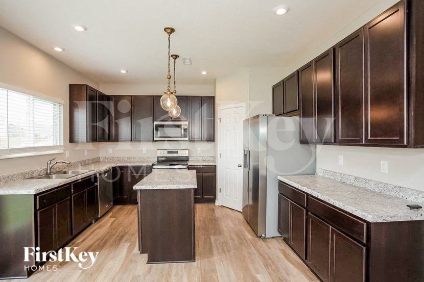 671 Springdale Ln - Photo 6 of 15