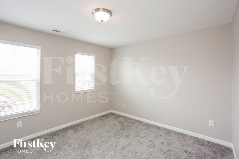 671 Springdale Ln - Photo 7 of 15
