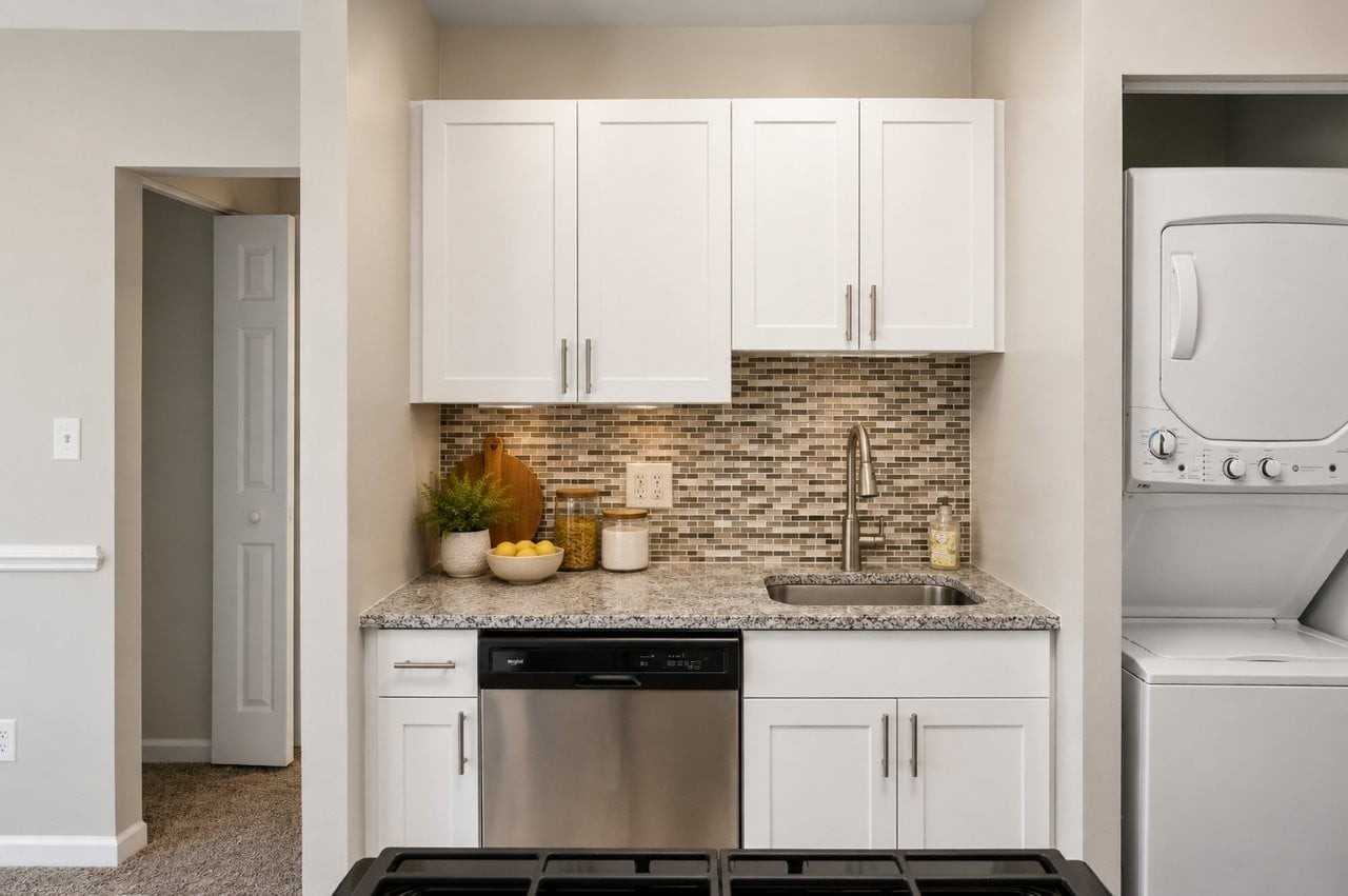 Parke Laurel Apartment Homes - Photo 2 of 23