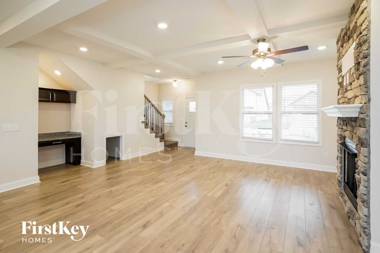 627 Alvin Rd - Photo 2 of 15