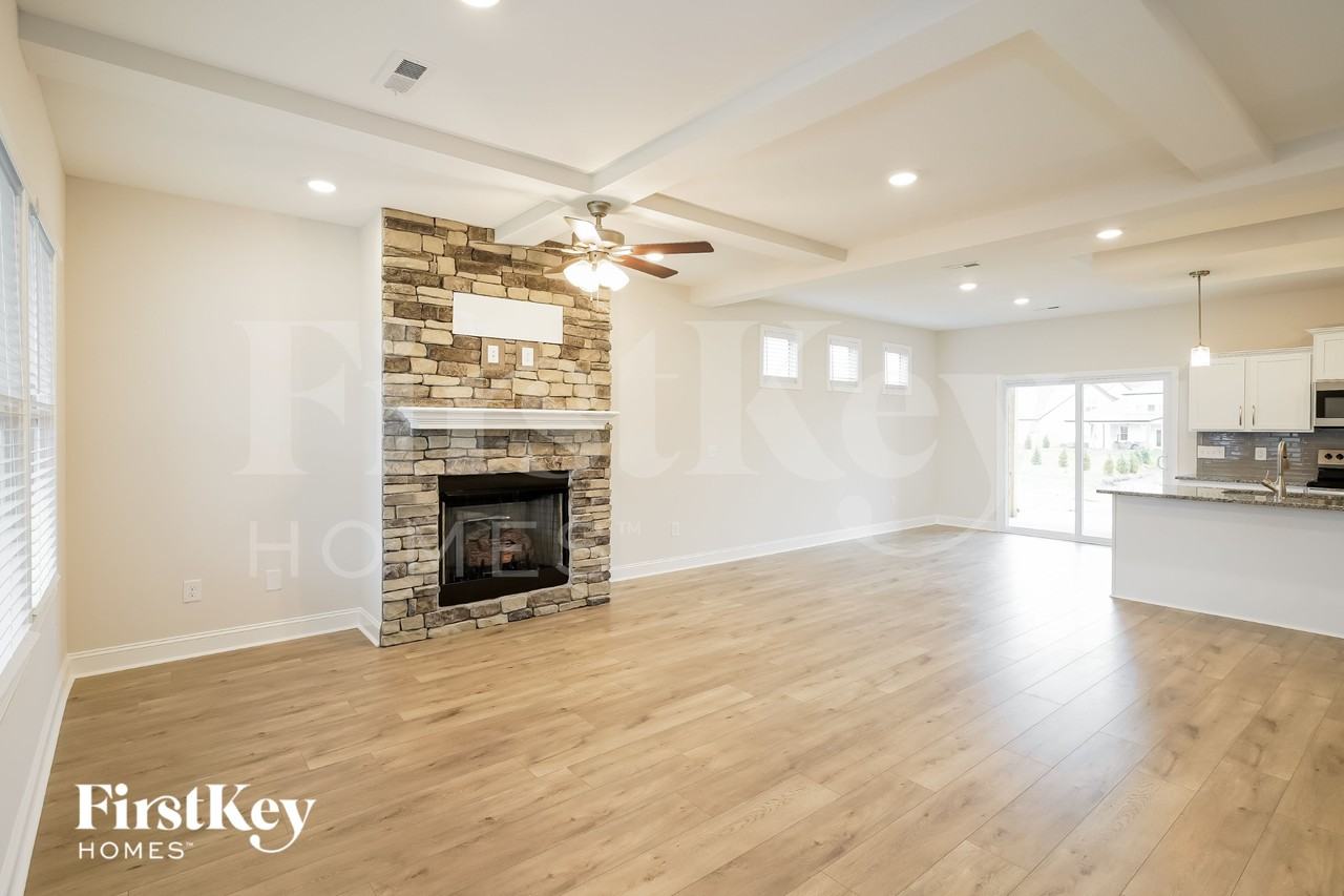 627 Alvin Rd - Photo 3 of 15