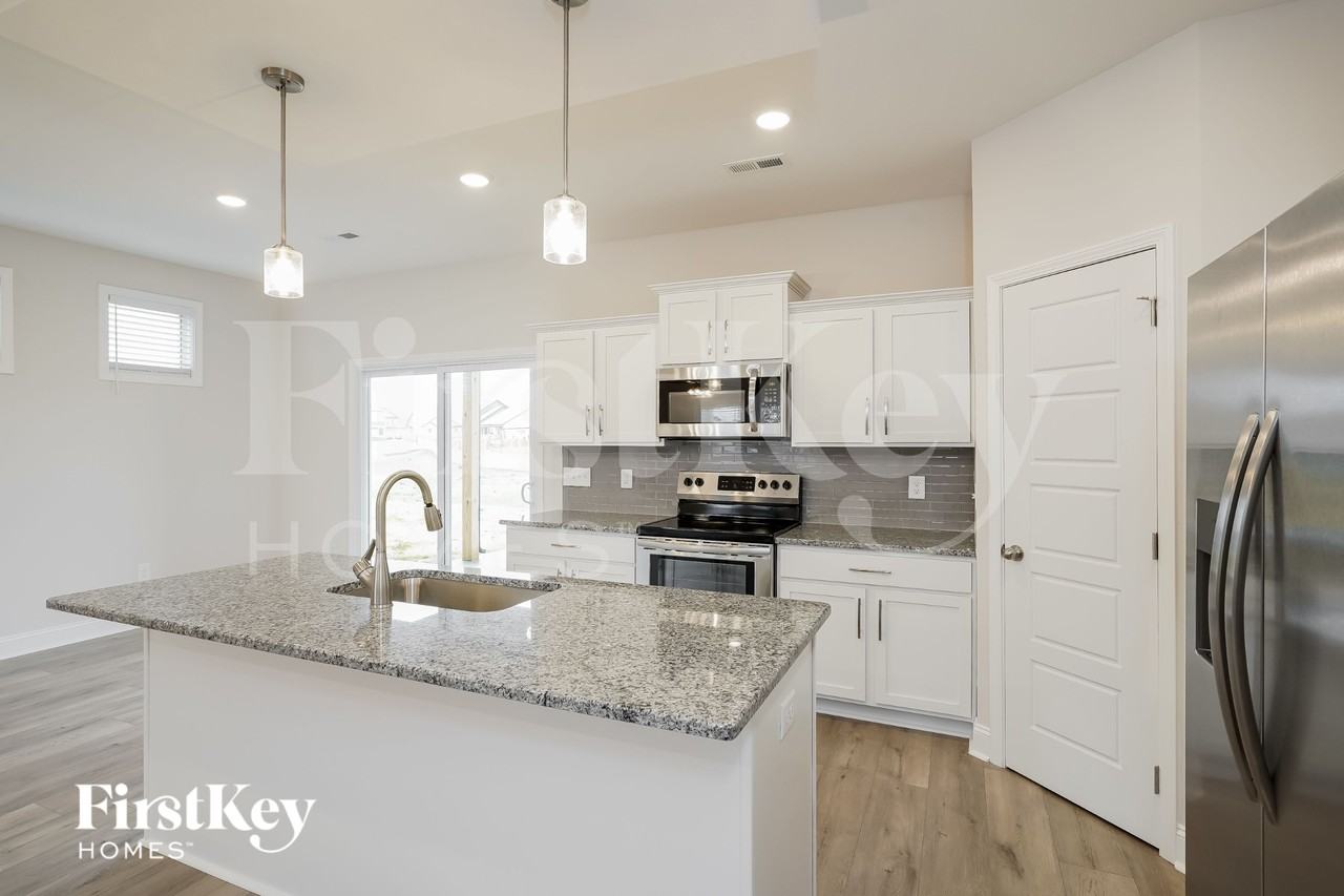 627 Alvin Rd - Photo 5 of 15
