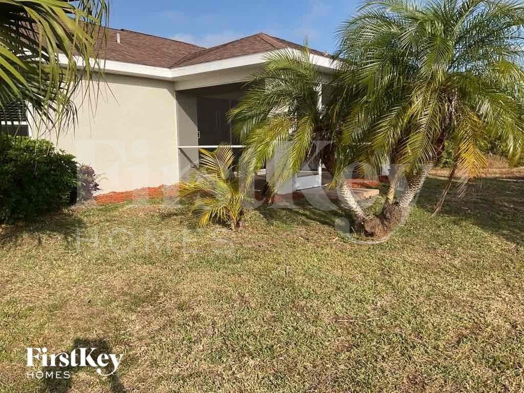 1319 Nw 13th Ave - Photo 2 of 3