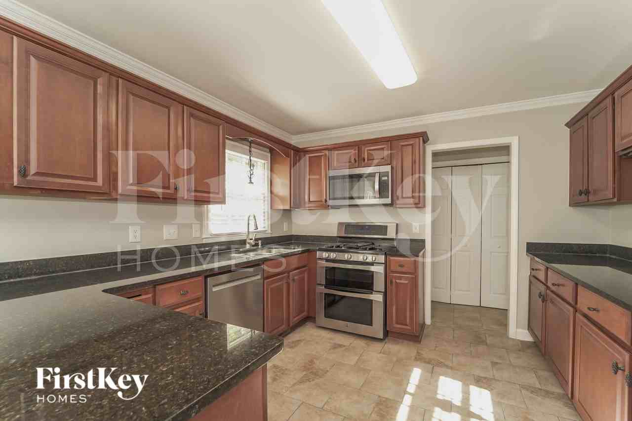 5430 Mallard Dr S - Photo 5 of 15