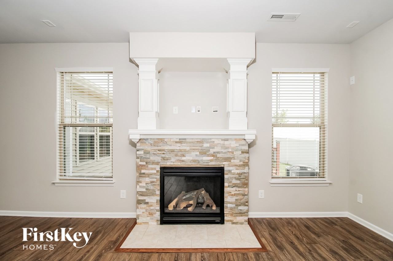 127 Wintergreen Ct - Photo 2 of 15