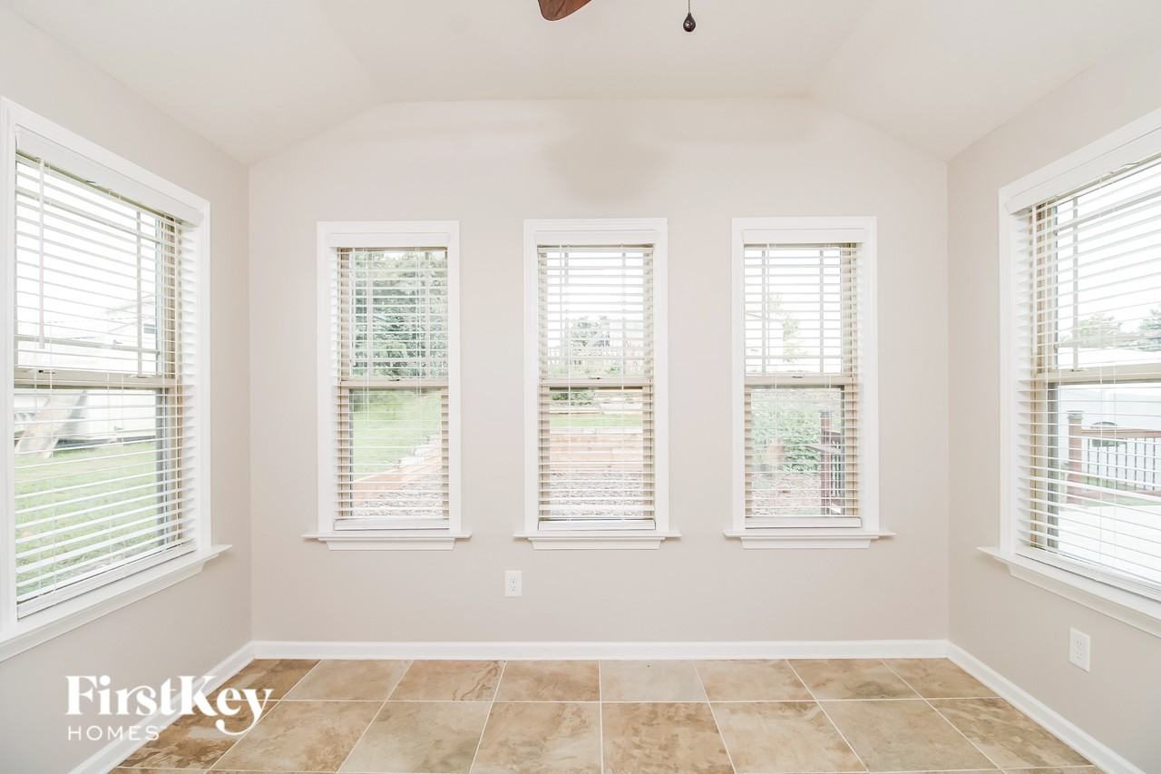 127 Wintergreen Ct - Photo 3 of 15