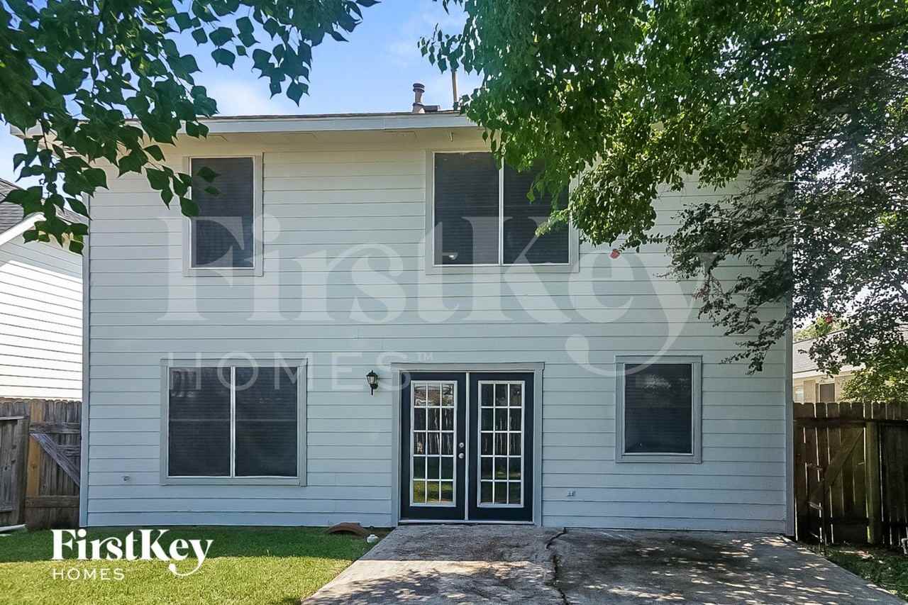 7311 Village Lake Dr - Photo 2 of 3