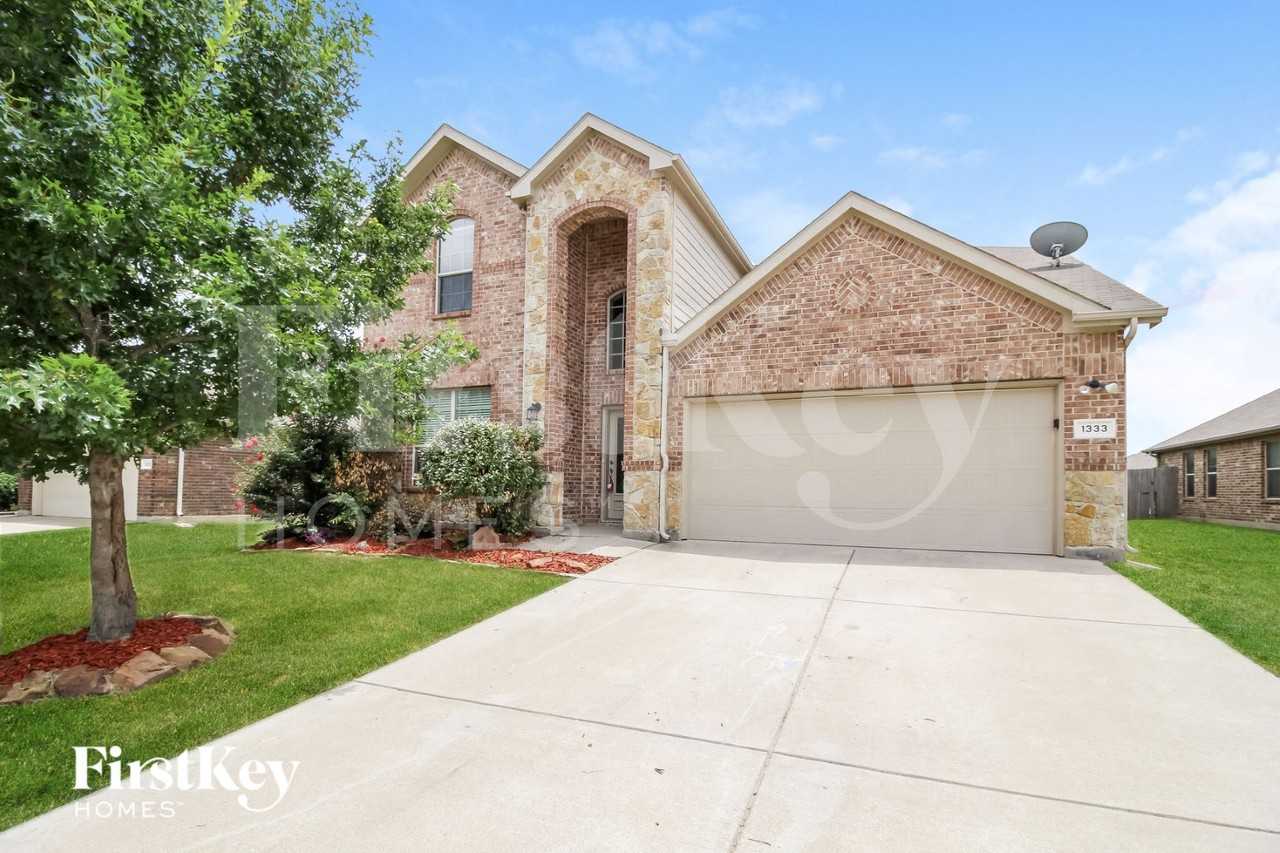 1333 Shelley Dr - Photo 2 of 16