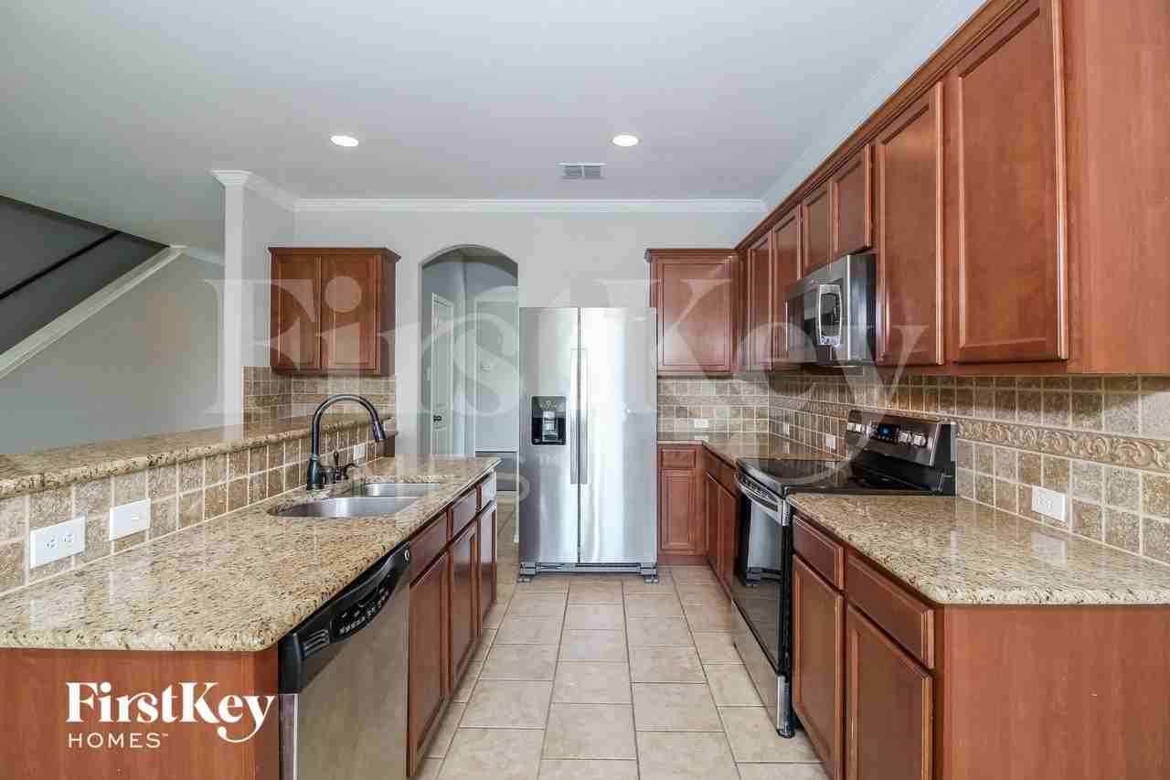 1333 Shelley Dr - Photo 7 of 16