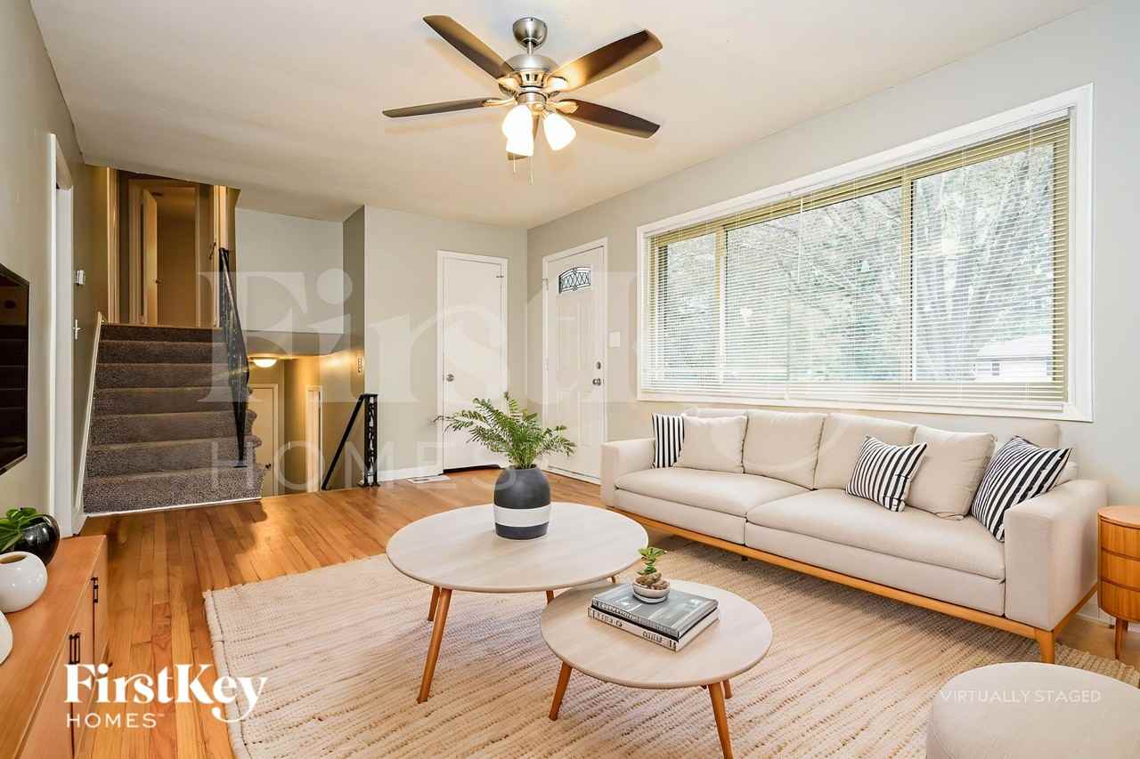 2344 Tiffany Cir - Photo 3 of 19