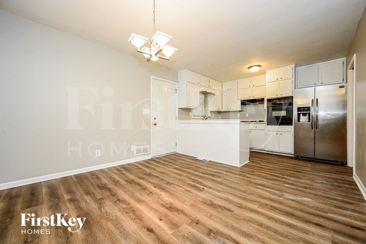 2344 Tiffany Cir - Photo 4 of 19