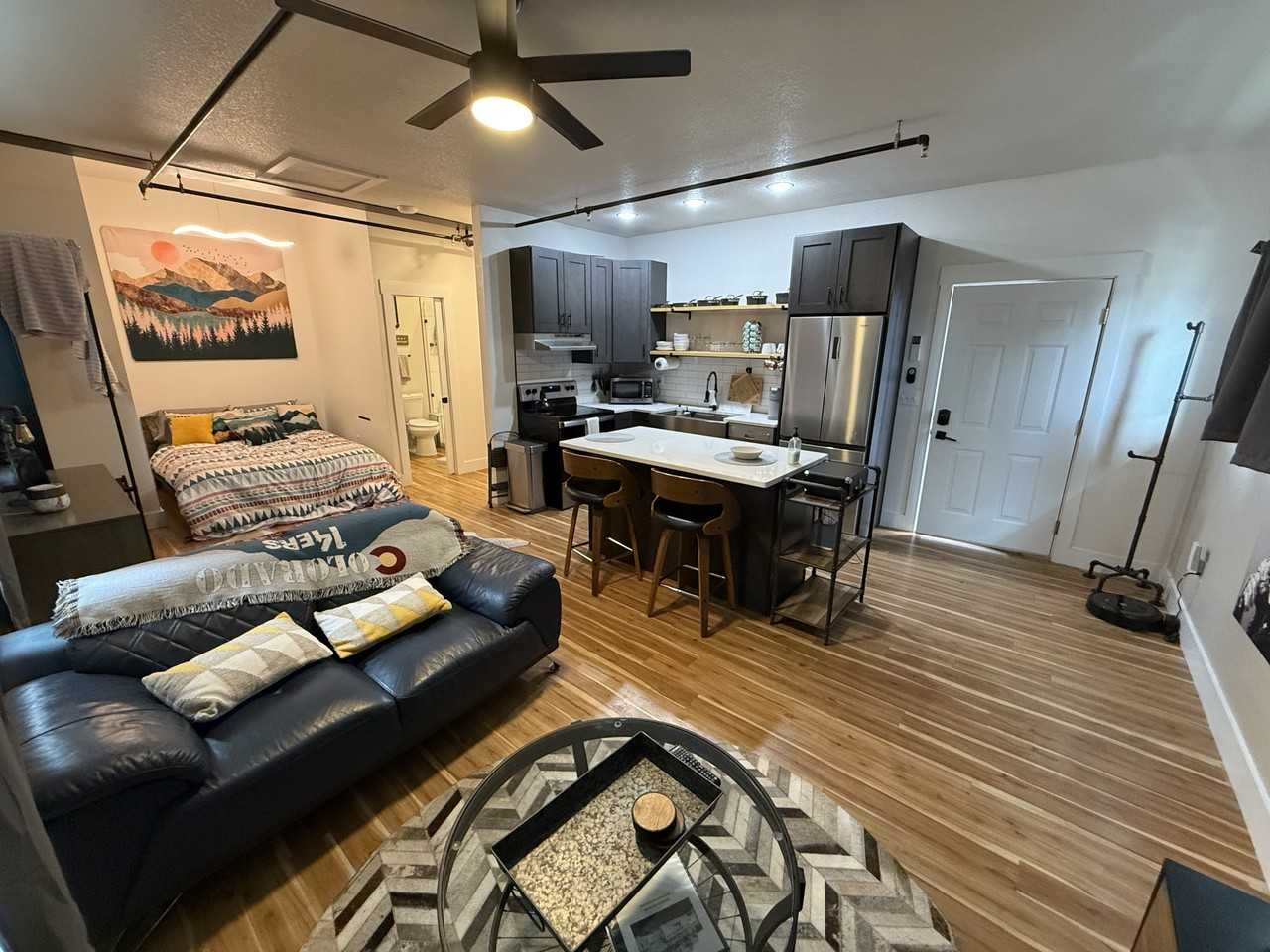 1014 8th St #1 - Photo 4 of 6