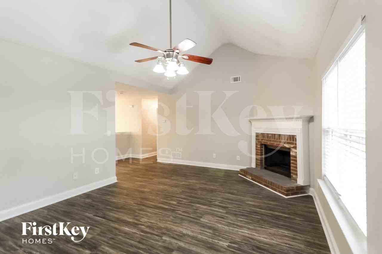 1439 Sierra Ridge Pl - Photo 2 of 15