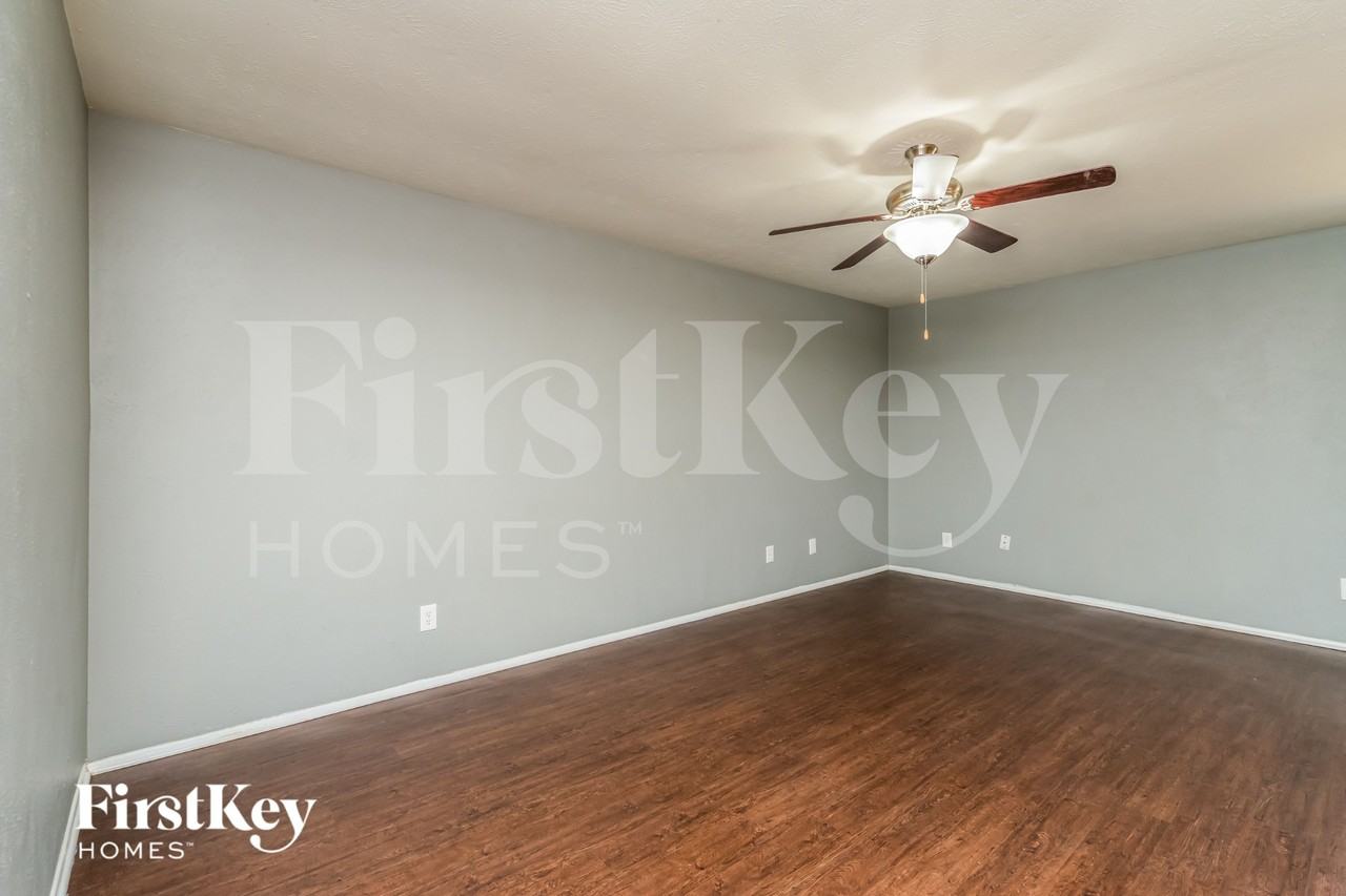 7005 Wildbriar Ct E - Photo 2 of 16
