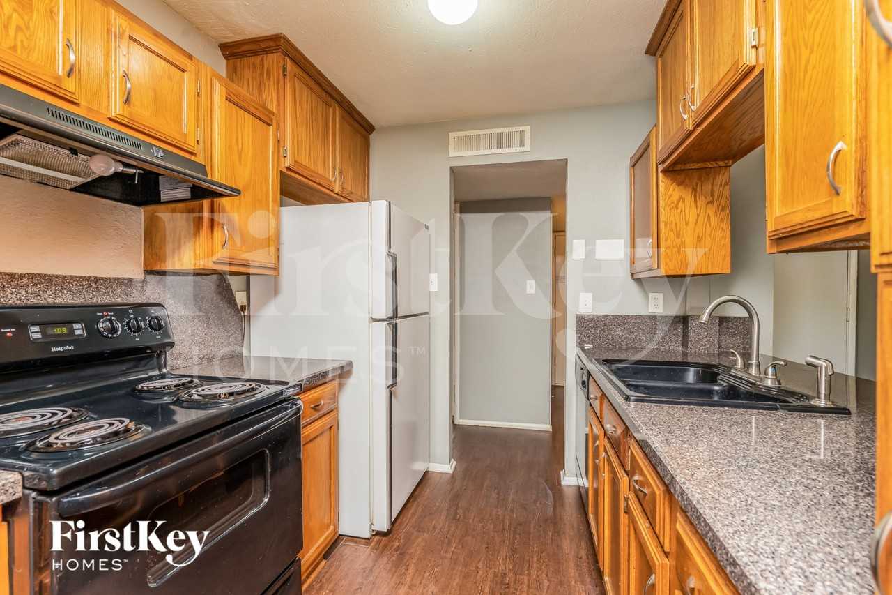 7005 Wildbriar Ct E - Photo 7 of 16