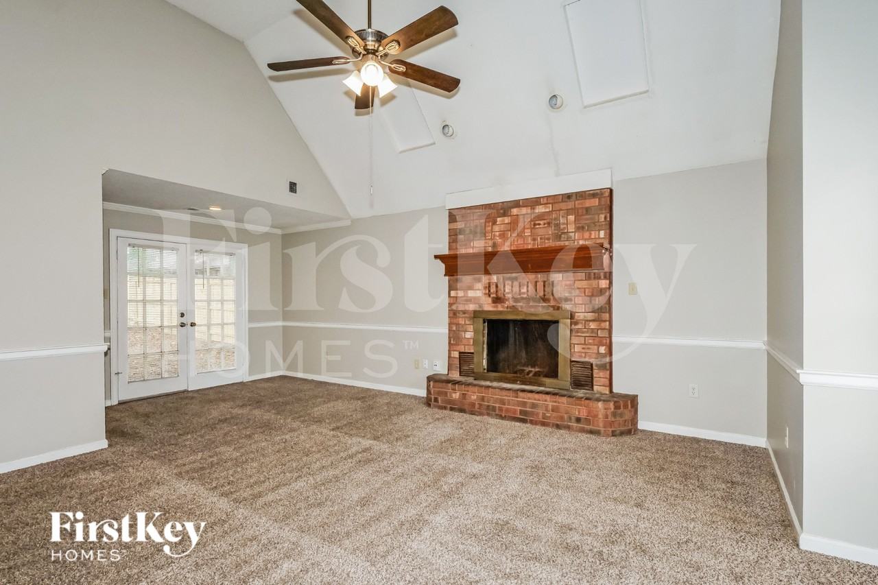 6715 Valley Bend Dr - Photo 3 of 19