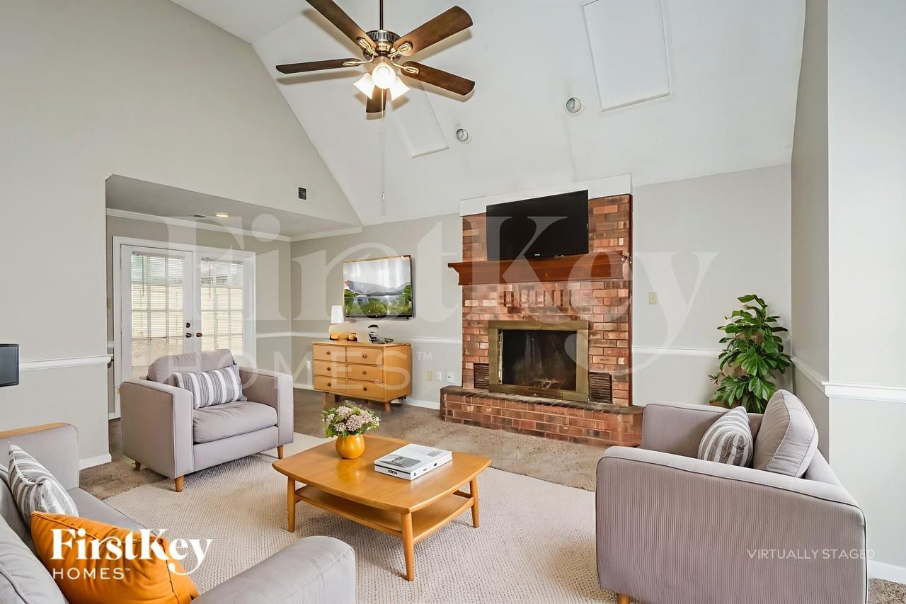 6715 Valley Bend Dr - Photo 4 of 19