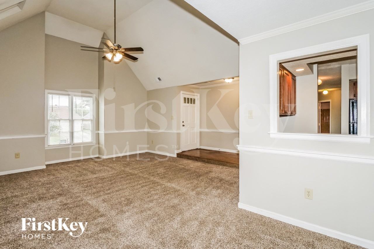 6715 Valley Bend Dr - Photo 5 of 19