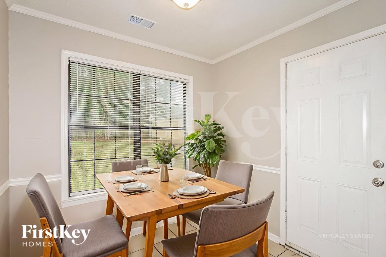 6715 Valley Bend Dr - Photo 7 of 19