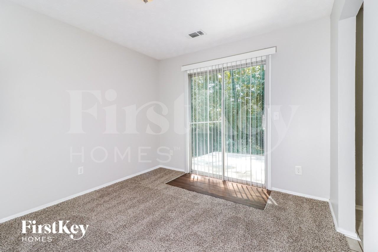 6166 Saint Charles Ct - Photo 4 of 16