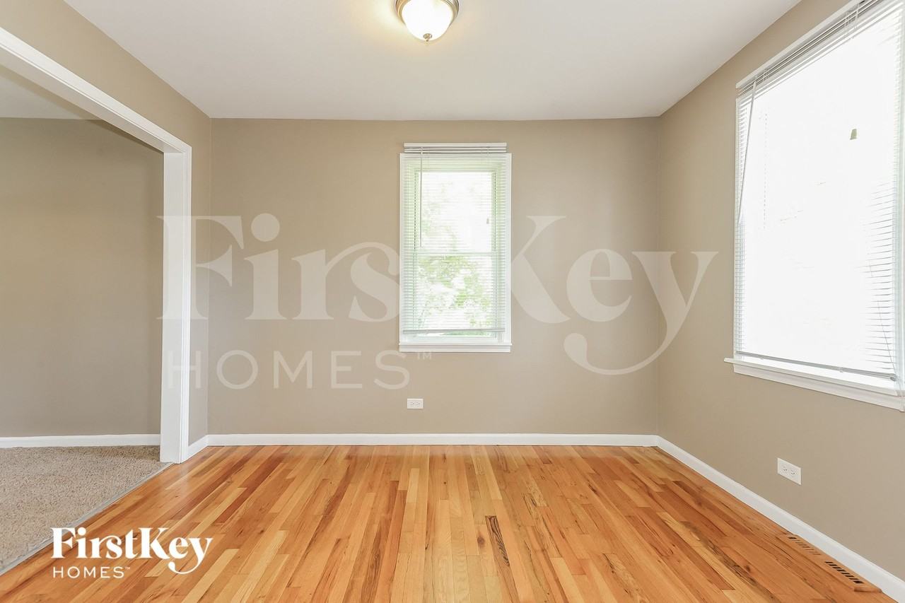 520 E Crest Ave - Photo 5 of 15