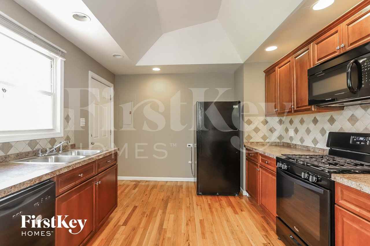 520 E Crest Ave - Photo 7 of 15