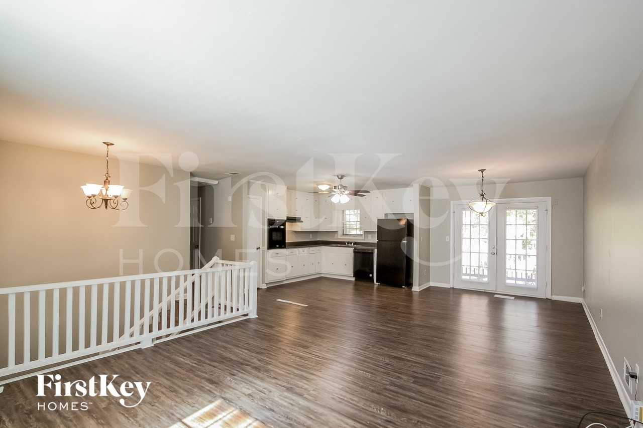 4163 Northstrand Dr - Photo 2 of 15