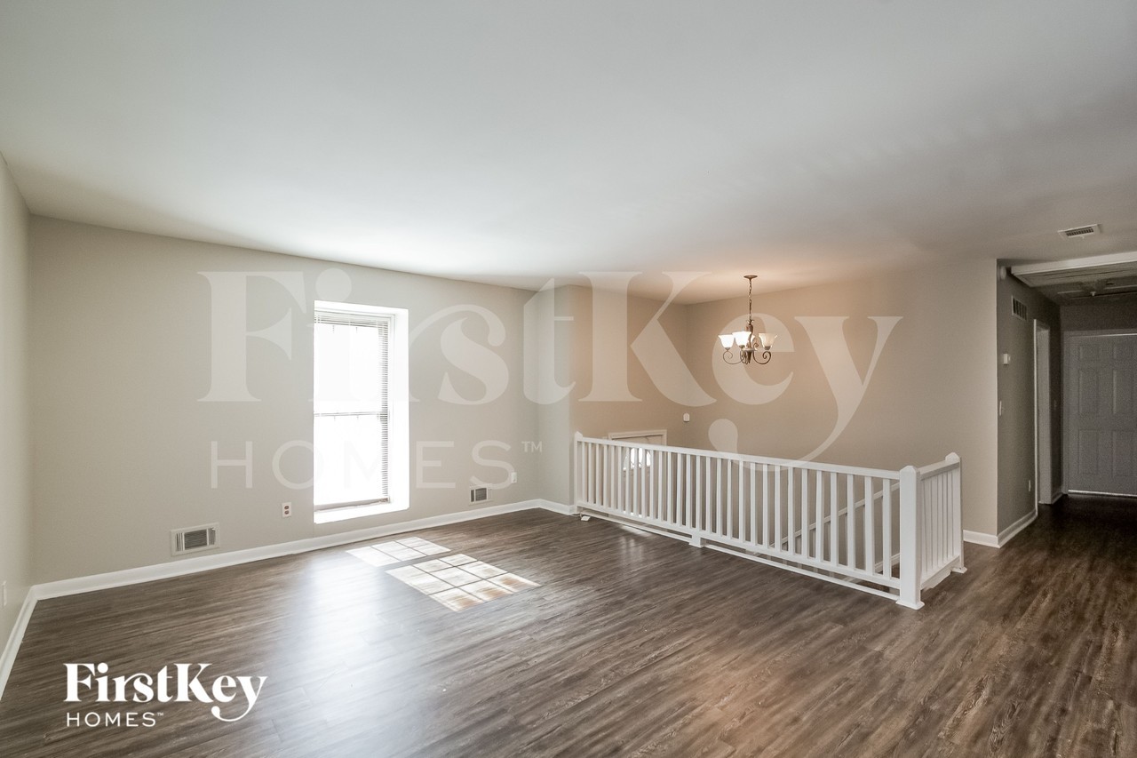 4163 Northstrand Dr - Photo 3 of 15