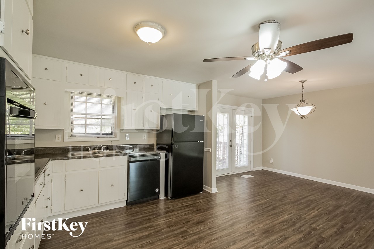 4163 Northstrand Dr - Photo 6 of 15