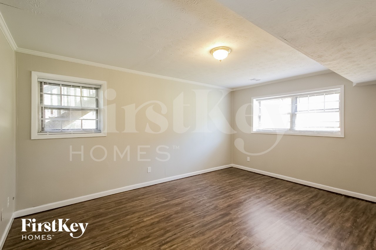 4163 Northstrand Dr - Photo 7 of 15