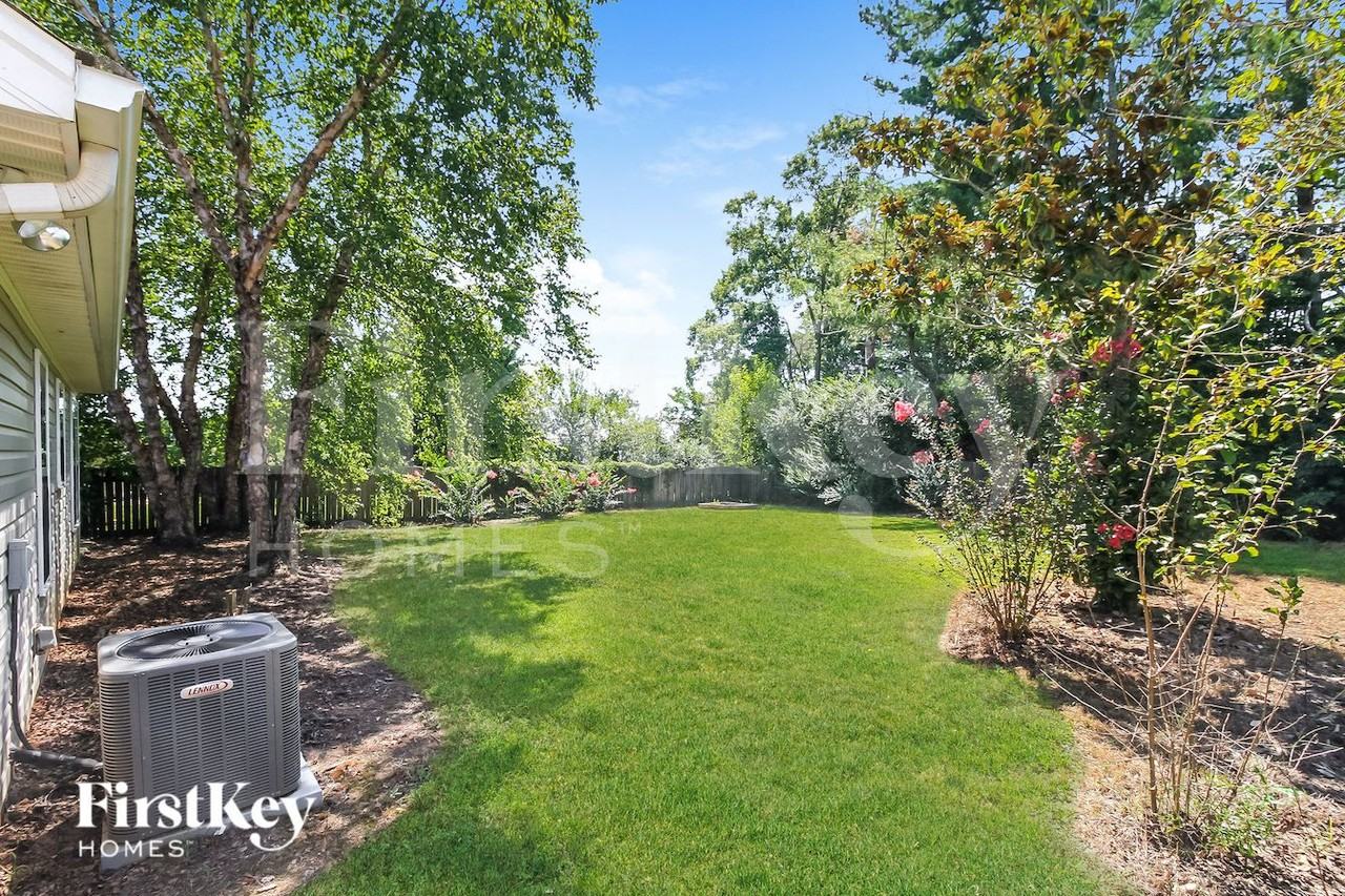 3210 Trenchard Ln - Photo 2 of 2
