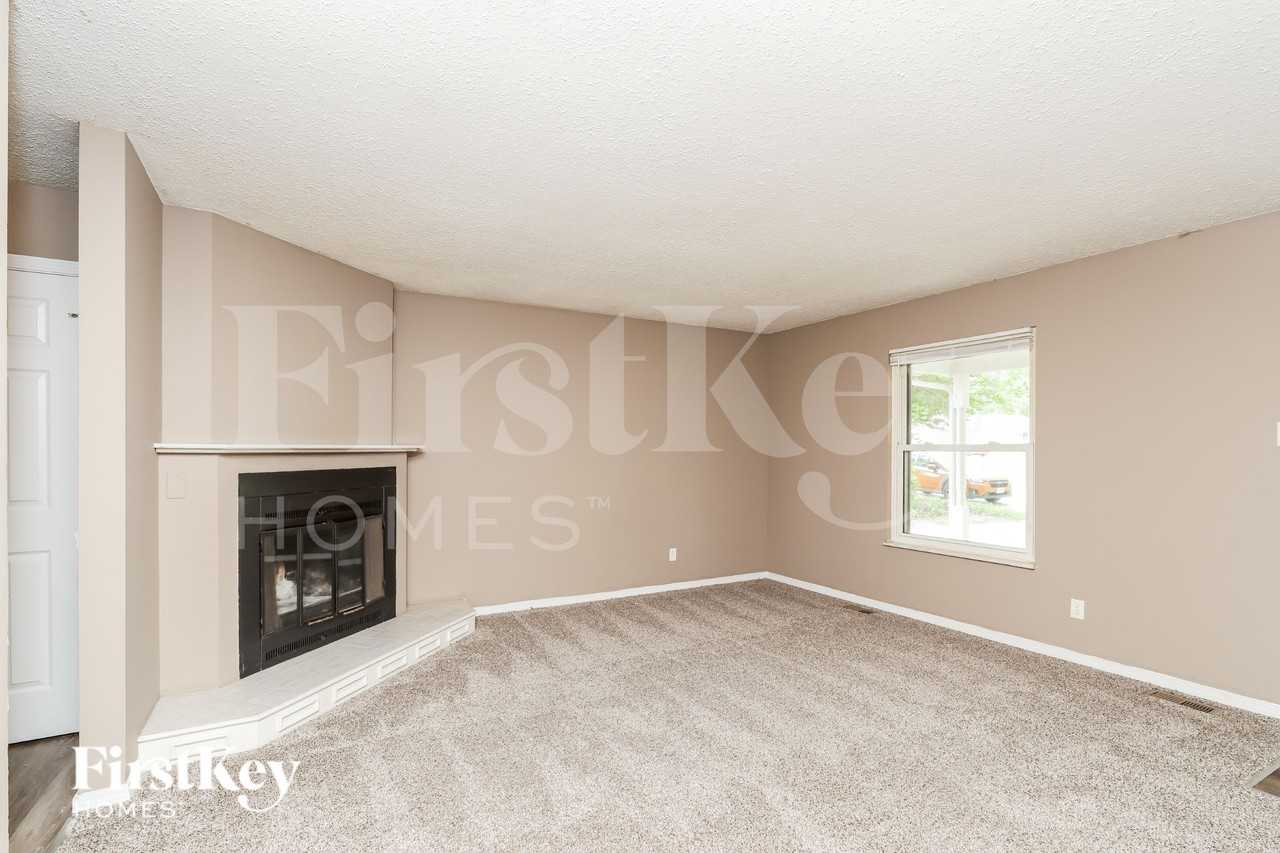2112 Farthing Ct - Photo 3 of 16