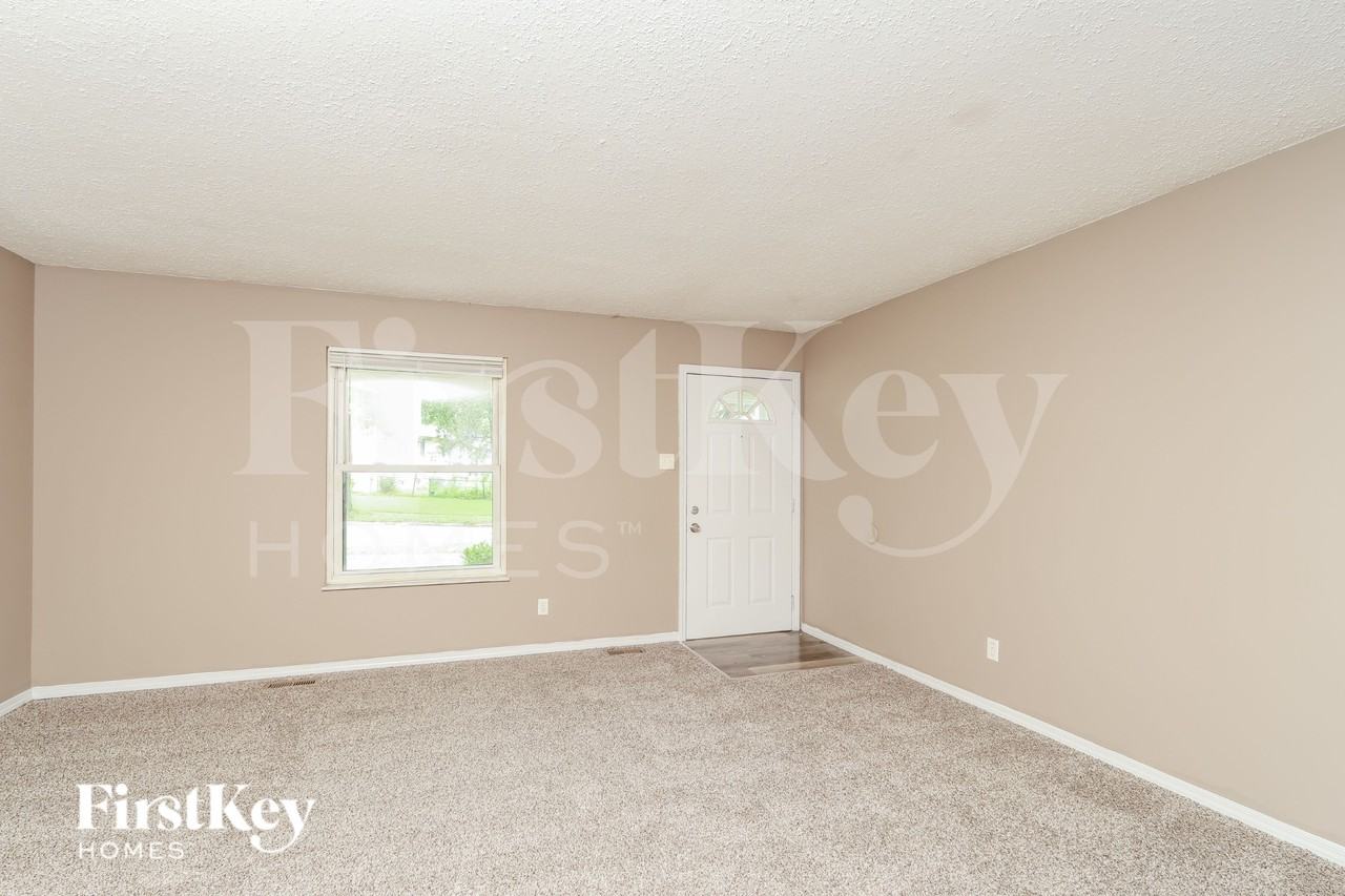 2112 Farthing Ct - Photo 4 of 16