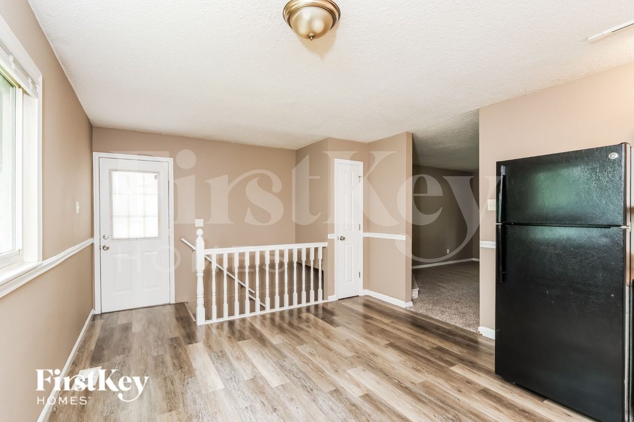 2112 Farthing Ct - Photo 5 of 16