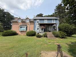 featured image of 152 Lindecamp Ln #1
