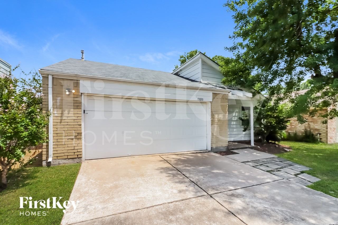 13830 Walnut Hollow Ln - Photo 2 of 16