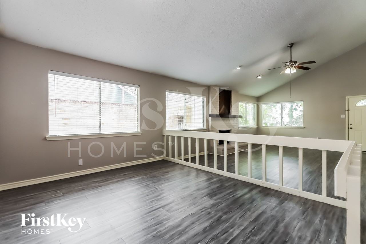 13830 Walnut Hollow Ln - Photo 5 of 16