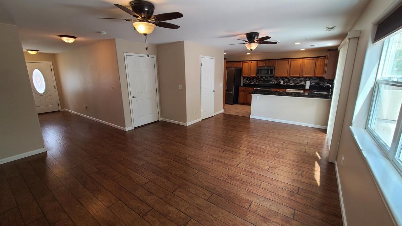 807 Montclair Dr #1 - Photo 3 of 11